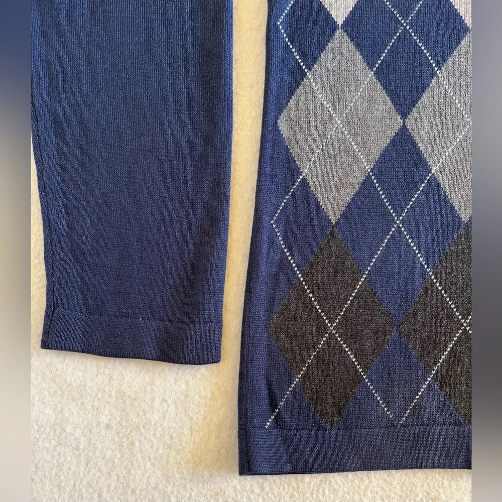 Banana Republic - Men’s Preowned Silk & Cashmere V Neck Sweater - Blue - Size L